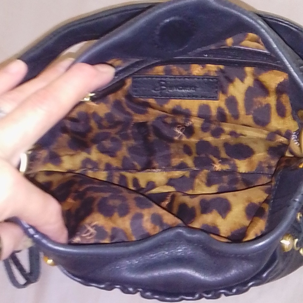 B. Makowsky Elegant Black Leather Handbag - Picture 6 of 6